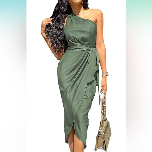 Beautiful Dress With A Beautiful Cut | Color: Green | Size: M