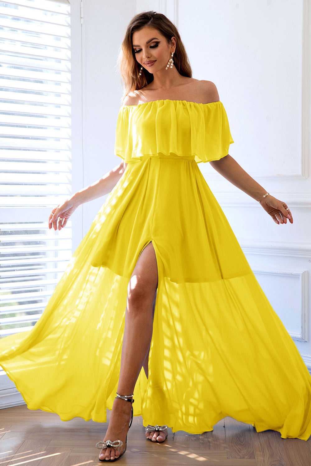 Linie schulterfreies Rüschen Langes Ballkleid mit Schlitz Margot Floral A-Line Maxi Dress in Yellow