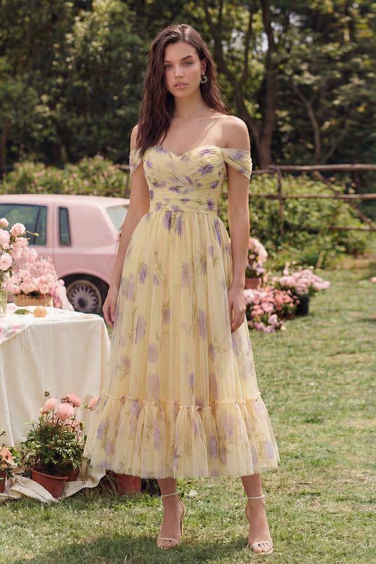 Linie Schulterfreies Midi Kleid mit Rüschen Margot Off-Shoulder Ruffle Midi Dress in Golden Yellow
