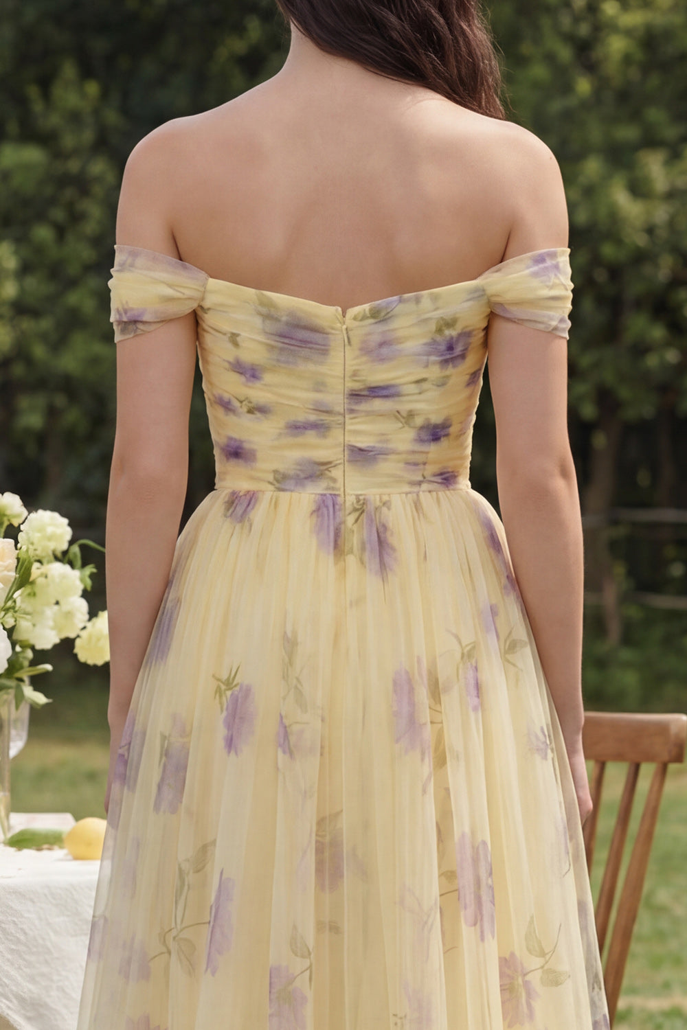 Linie Schulterfreies Midi Kleid mit Rüschen Margot Off-Shoulder Ruffle Midi Dress in Golden Yellow