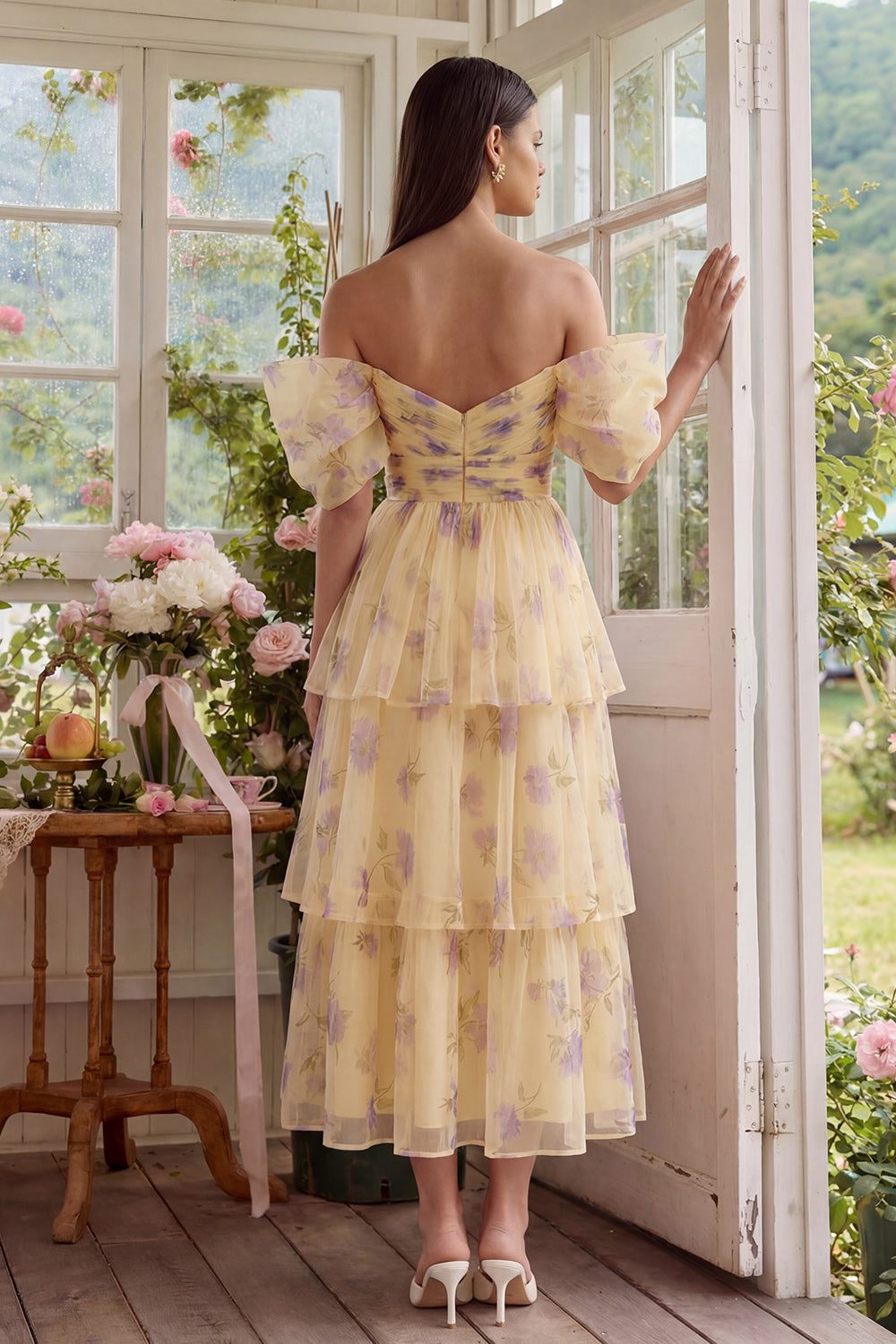 Linie Tüll Schulterfreies Midi Kleid Margot Off-Shoulder Ruffle Midi Dress in Golden Yellow
