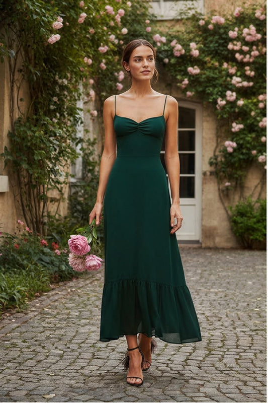 Exquisite Retro-inspired A-Line Maxi Dress Featuring a Stylish Halter Neck and Flattering Cinched Waist
