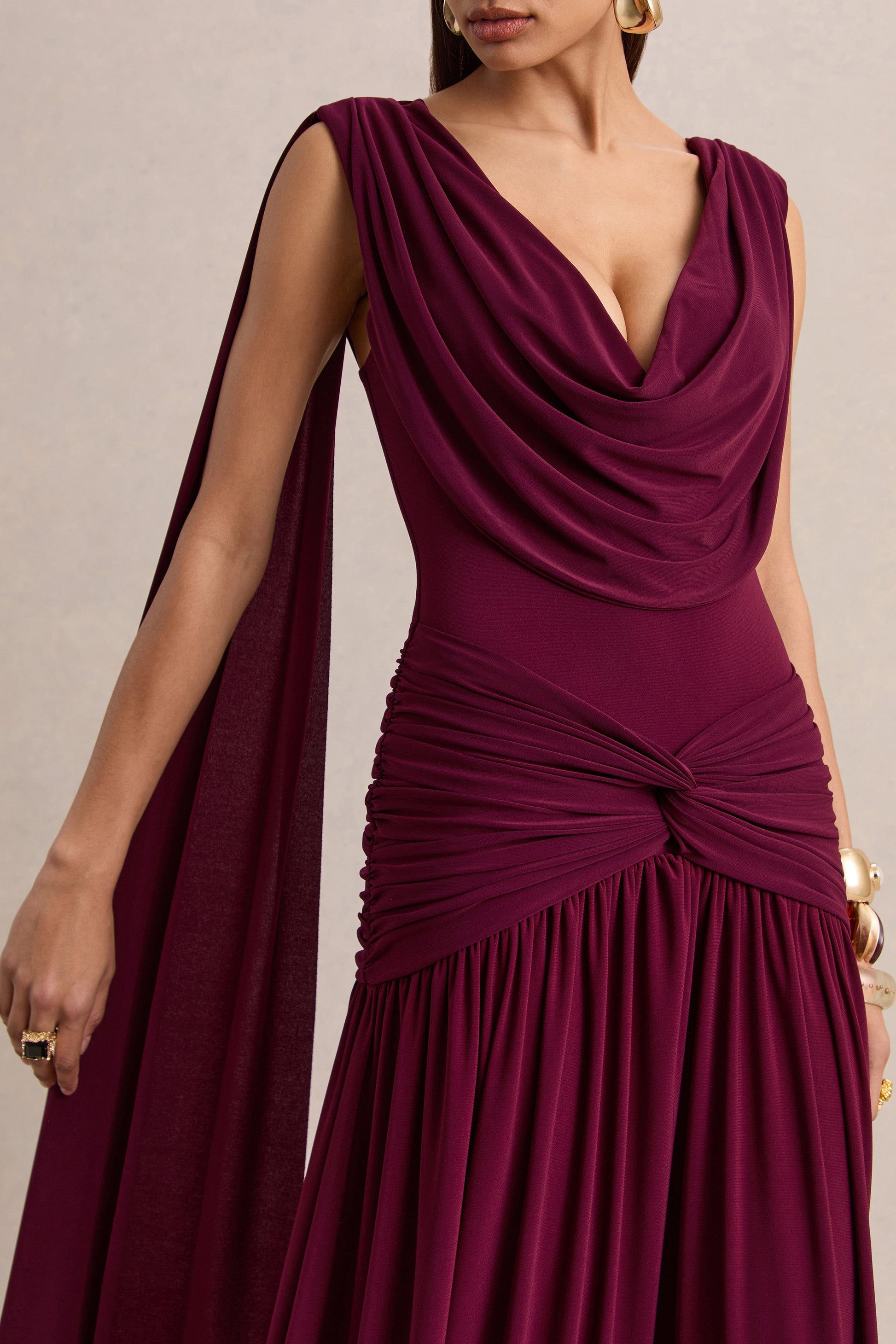 Detailing Amelisse Burgundy Plunge Maxi Dress