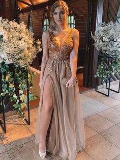 A-Line/Princess Sleeveless V-neck Floor-Length Rhinestone Tulle Dresses