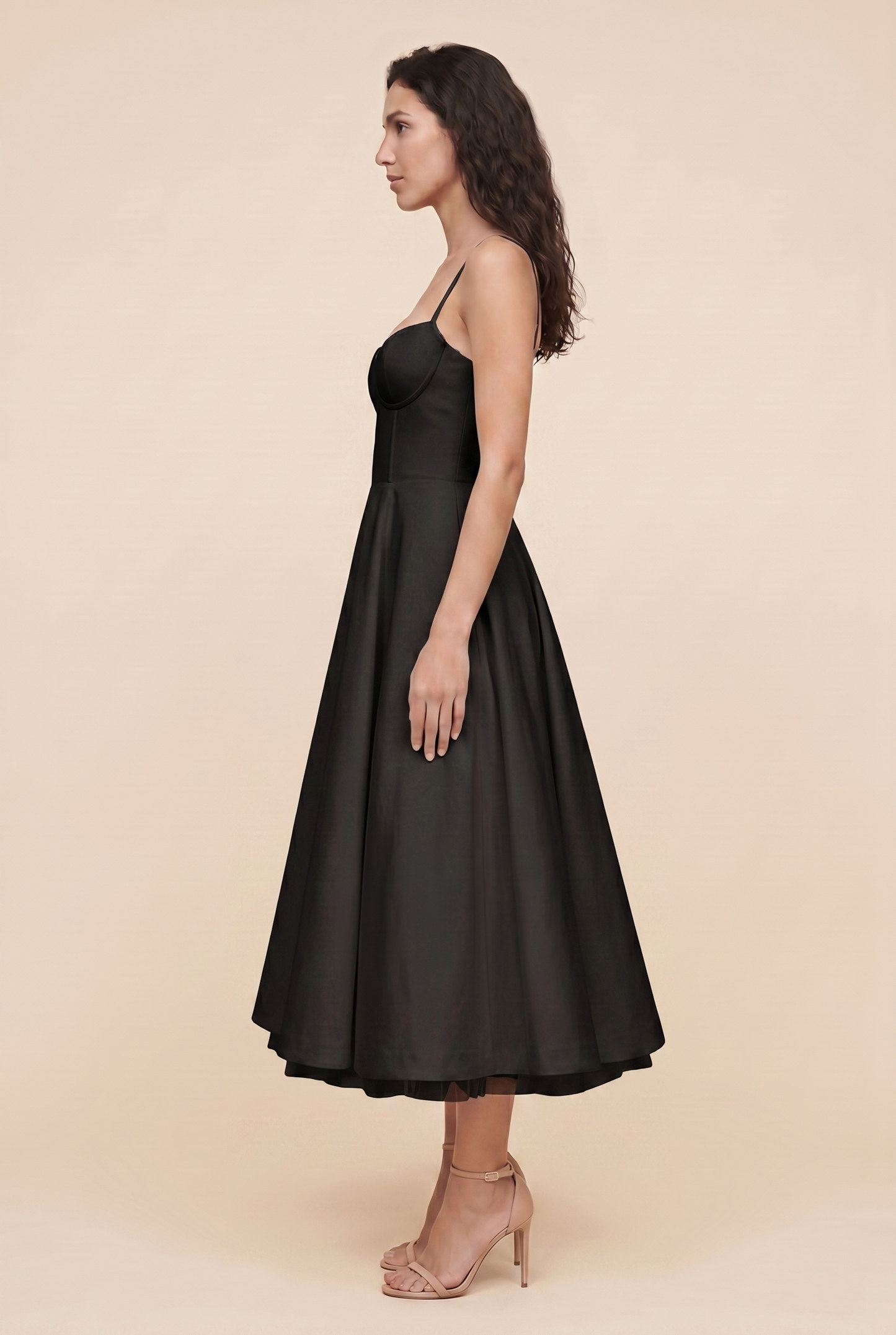 Amelie Black side