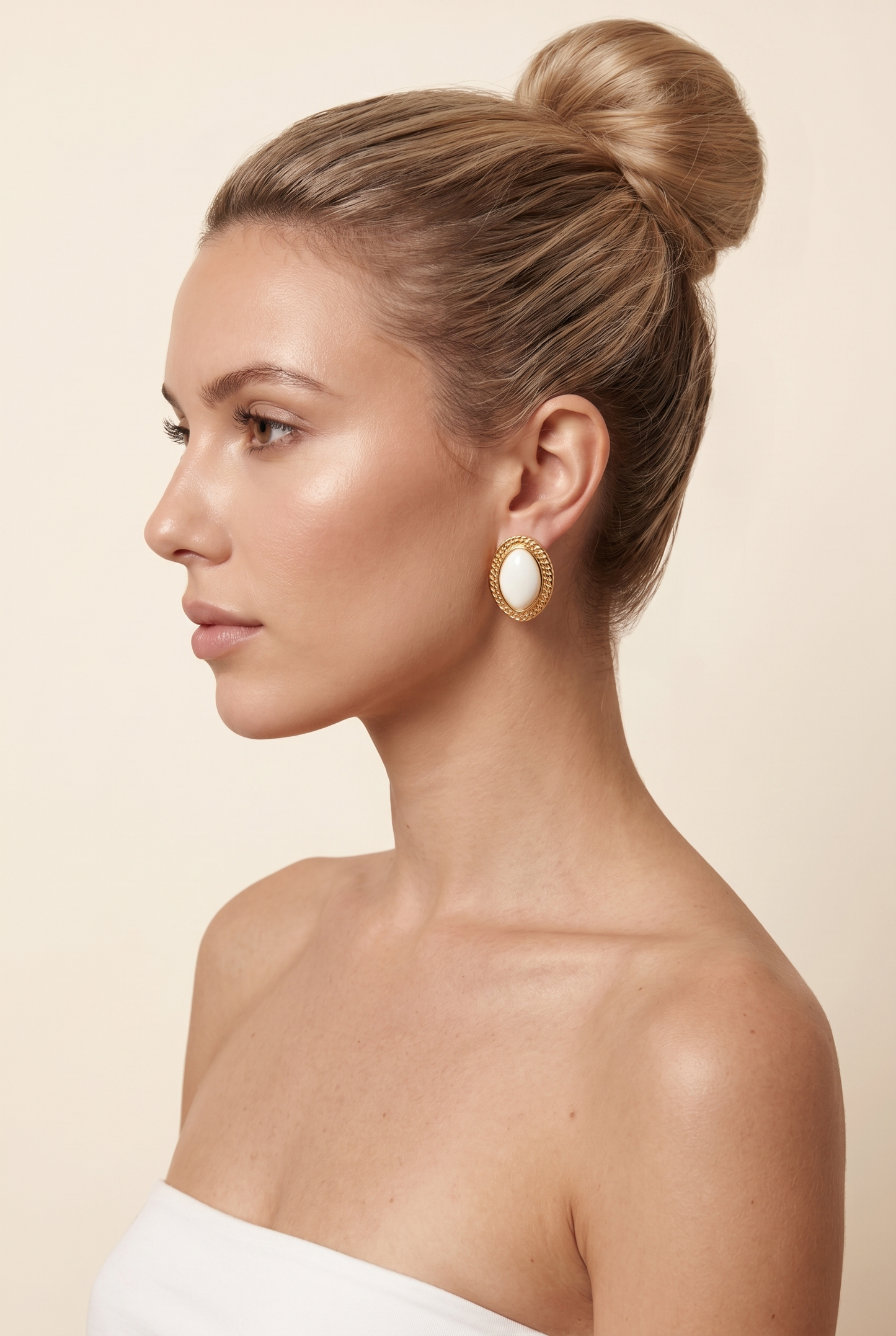 Jamy Textured Ellipse Earrings Ivory