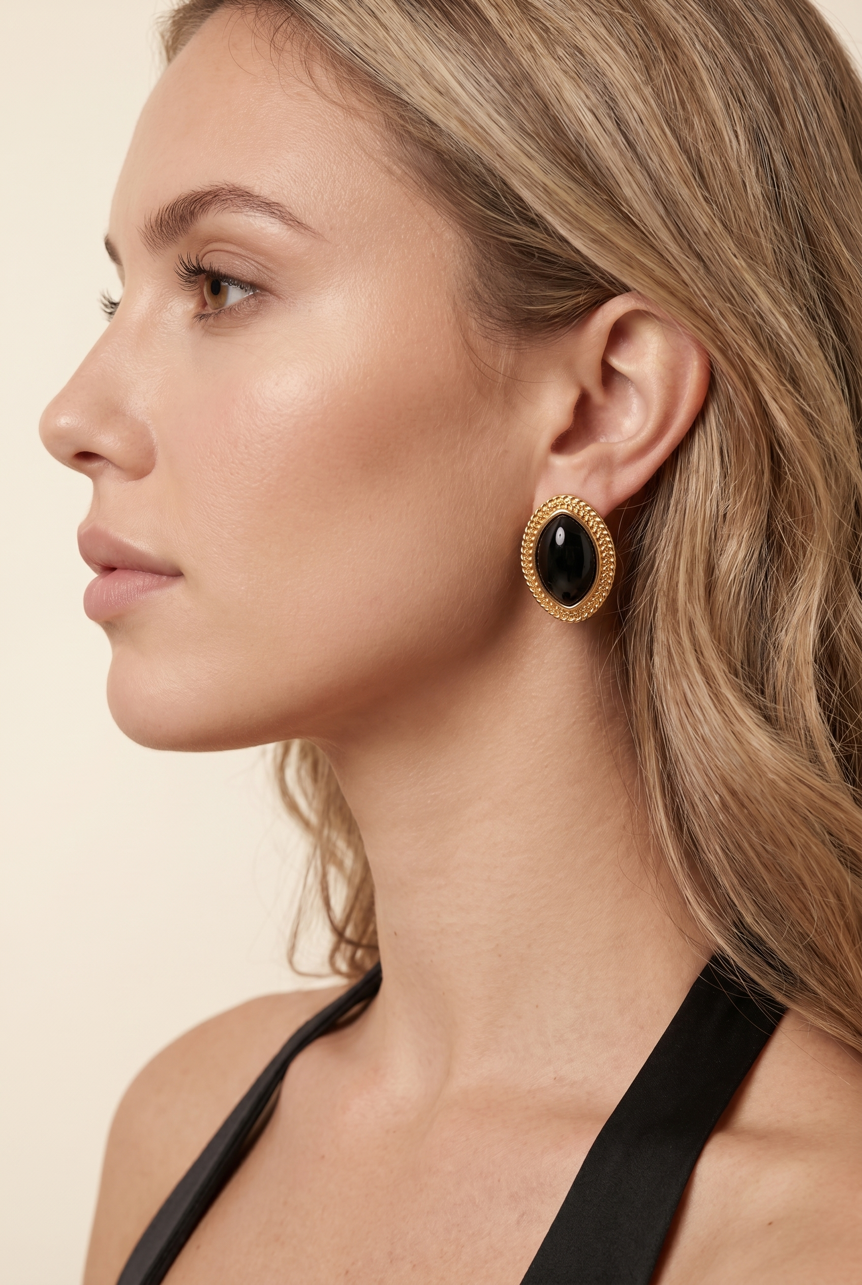 Jamy Textured Ellipse Earrings Black