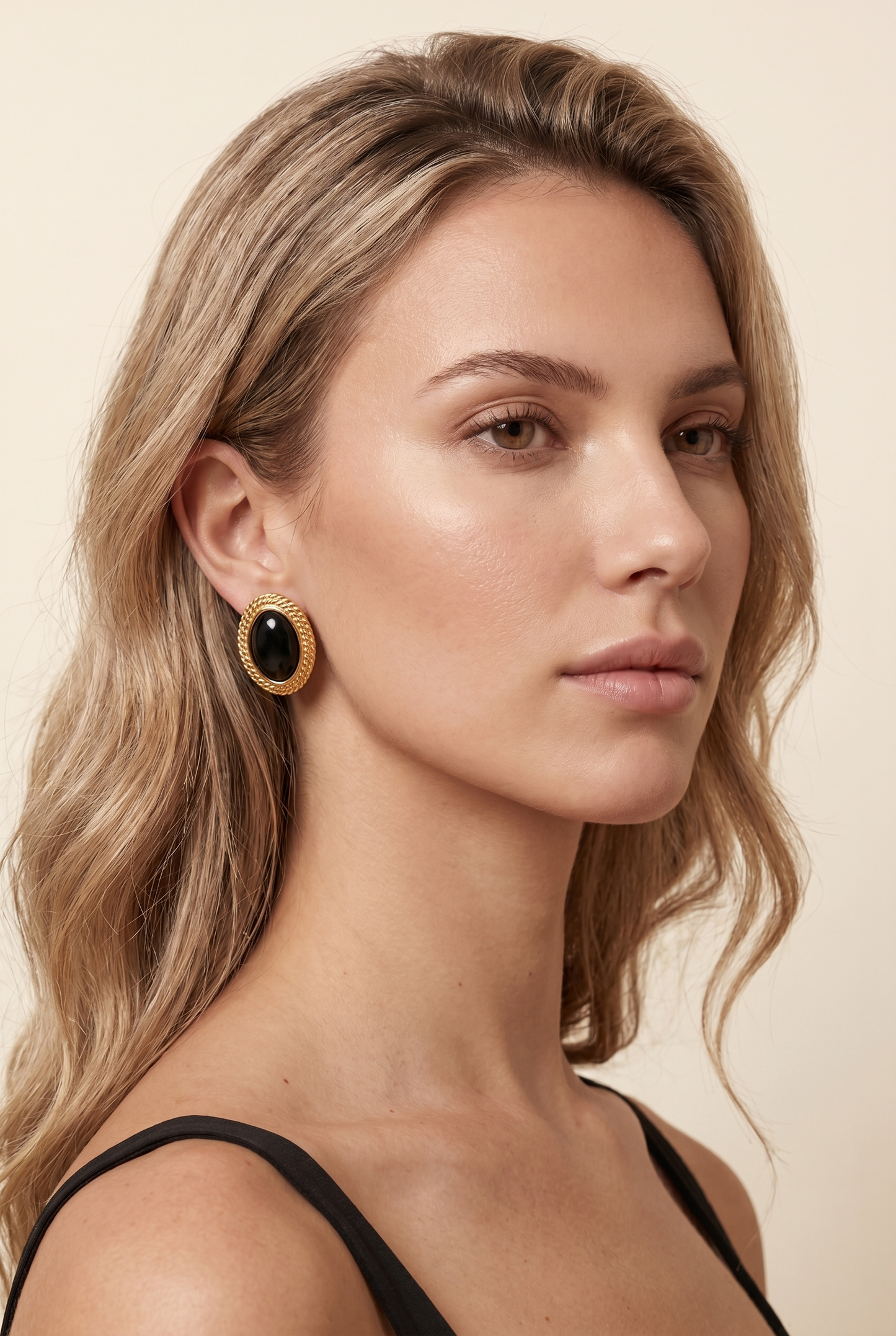 Jamy Textured Ellipse Earrings Black