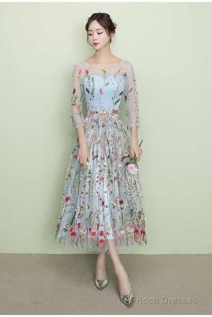 Picture Color Margot Lace Tea-Length Dress